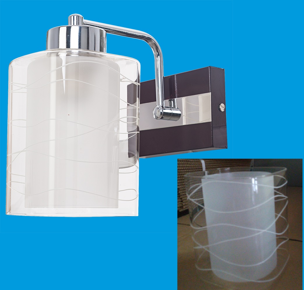 Настенный светильник 050J/1wCR+BR WT - царапины на основании, другой плафон