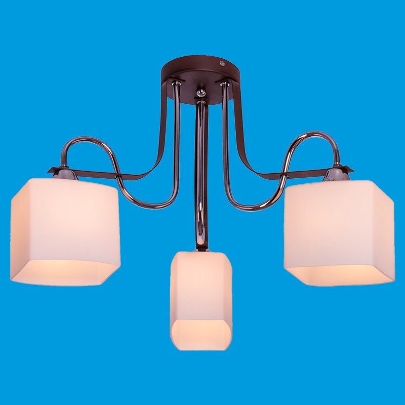  11138/3CR+BR WT - на 2-х рожках мятые чашки, скол по краю на одном плафоне