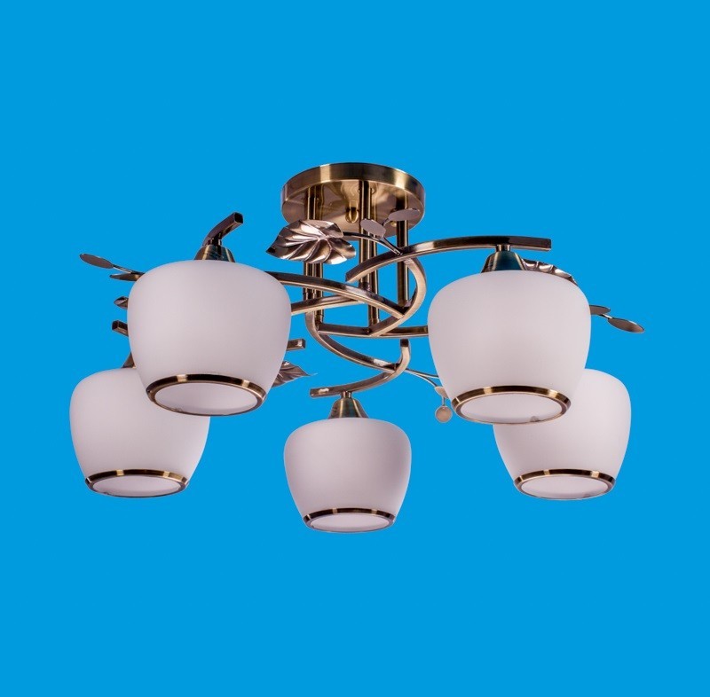 Потолочный светильник 11069/5BCU WT - б/у, царапины и пятна на каркасе